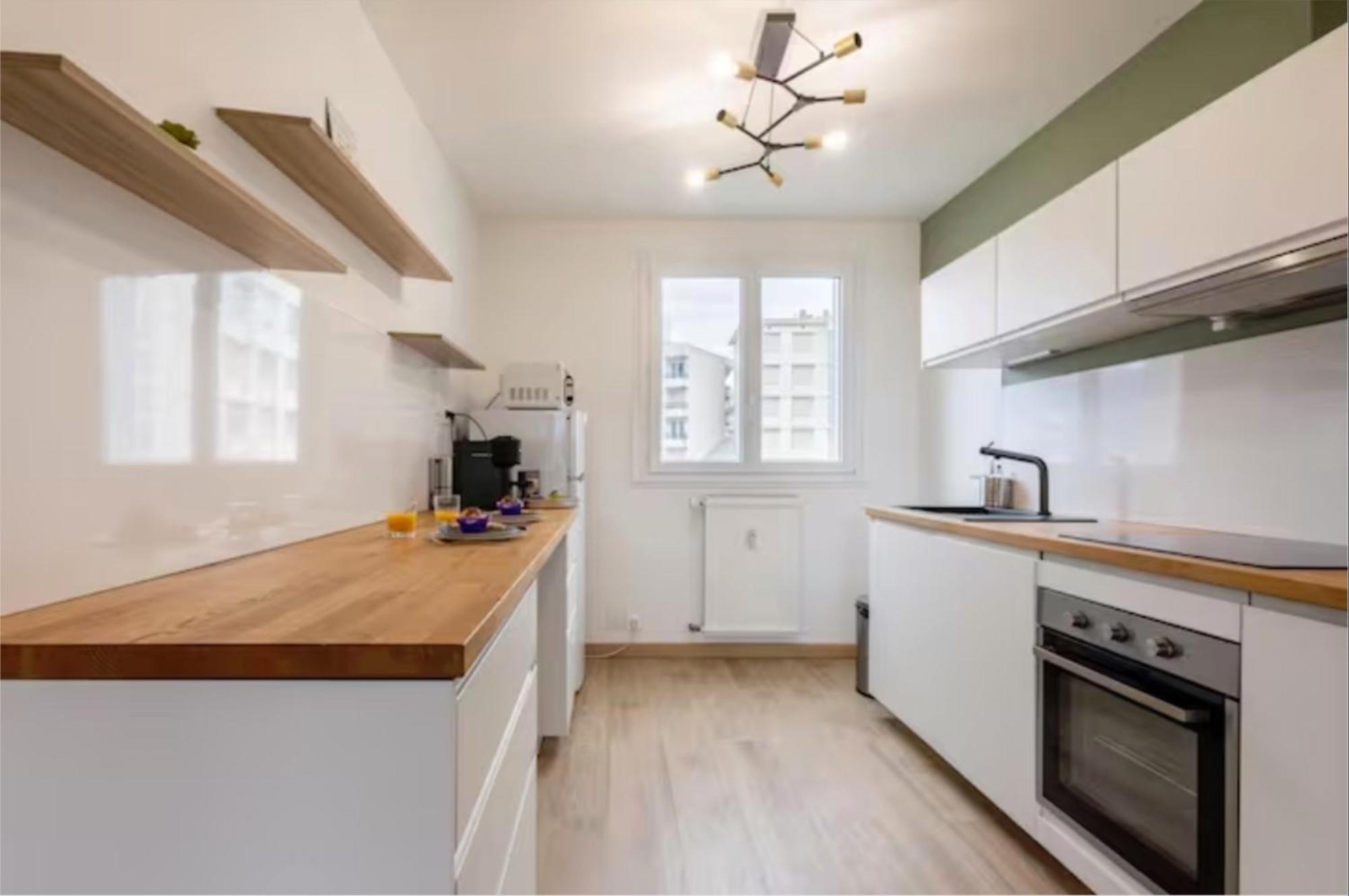 Logement Autour De Moi * * * * * Chambéry Eksteriør billede