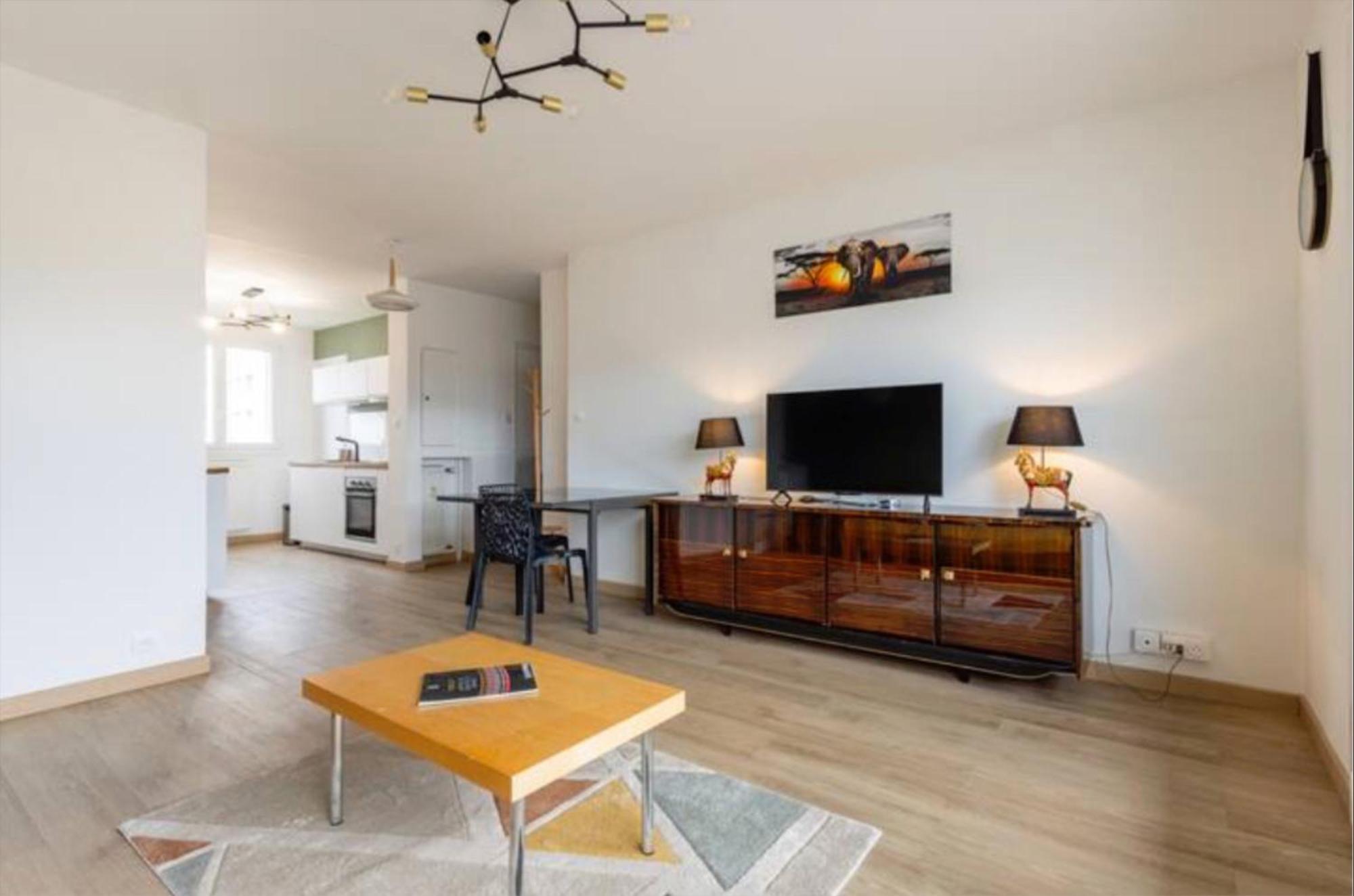 Logement Autour De Moi * * * * * Chambéry Eksteriør billede