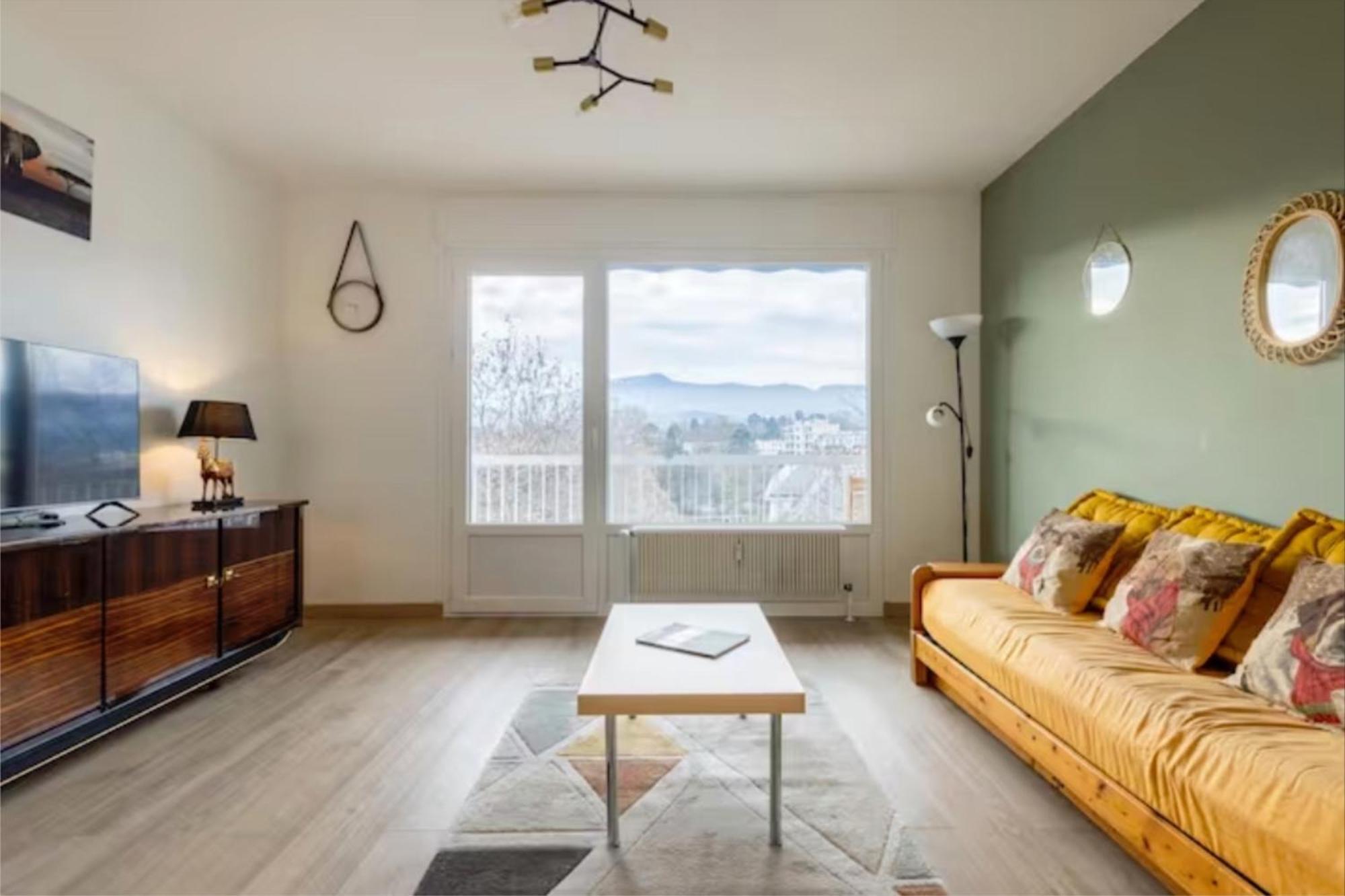 Logement Autour De Moi * * * * * Chambéry Eksteriør billede