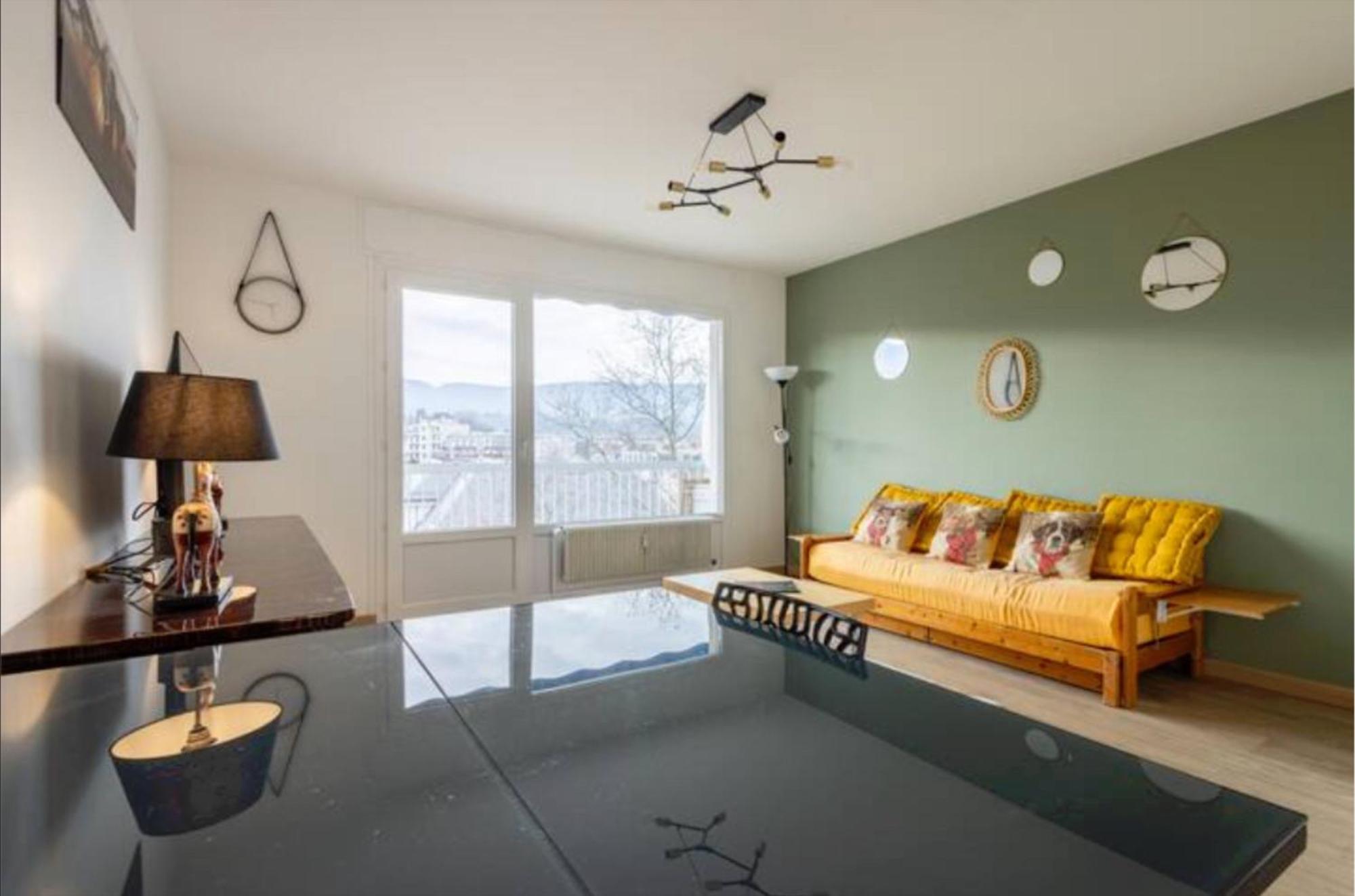 Logement Autour De Moi * * * * * Chambéry Eksteriør billede